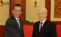 Dirigente partidista vietnamita recibe al saliente embajador japonés