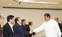 Gobierno venezolano y oposición inician diálogo 