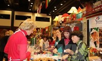 Vietnam participa en Feria caritativa en República Checa 