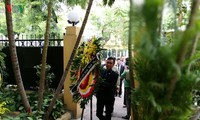Delegación de la Voz de Vietnam homenajea al líder cubano
