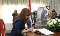 Más dirigentes internacionales asisten a honras fúnebres de Fidel Castro