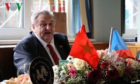 Marcel Winter, reelegido como presidente de Asociación de Amistad República Checa-Vietnam
