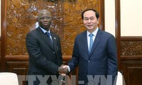 Presidente vietnamita llama al apoyo de Banco Mundial al cumplimiento de objetivos nacionales