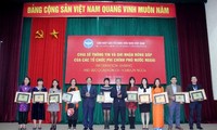 Condecoradas 30 organizaciones no gubernamentales foráneas en Vietnam
