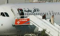 Se entregan secuestradores de avión de aerolínea libia 