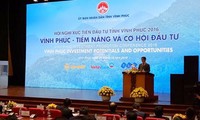 Primer ministro vietnamita asiste a la conferencia de promoción inversionista en Vinh Phuc