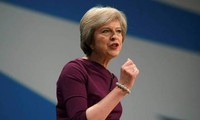 Brexit: Primera ministra “opta por camino más complicado”, según expertos 