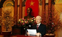 Máximo líder político de Vietnam llama a alcanzar un ritmo más acelerado de desarrollo en 2017 