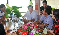 Conversaciones matutinas acompañadas de un café en Quang Ninh
