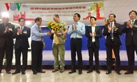 Vietnam recibe a primer turista foráneo que entra en el país con visado electrónico
