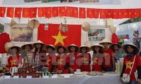 Vietnam promociona productos tradicionales en bazar humanitario en India