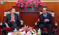 Vietnam y Francia aprecian cooperación en economía