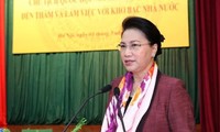 Presidenta del Parlamento de Vietnam trabaja con el Tesoro del Estado