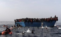 Rescatan a casi mil inmigrantes en aguas de Libia