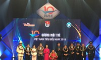 Honran a jóvenes vietnamitas destacados en 2016