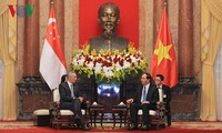 Presidente de Vietnam recibe a primer ministro de Singapur
