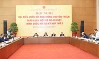 Diputados permanentes de Vietnam analizan enmiendas de legislaciones