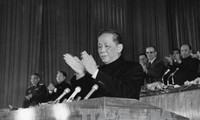 Dirigentes de Ciudad Ho Chi Minh rinden tributo a líder partidista Le Duan