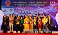 Elogian a discapacitados y huérfanos vietnamitas que superan difícil situación
