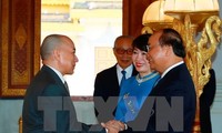 Premier vietnamita se reúne con el rey camboyano
