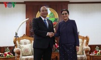 Líderes laosianos saludan visita del primer ministro vietnamita