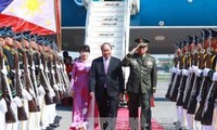 Primer ministro de Vietnam participa en trigésima Cumbre de la Asean