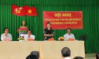 Líderes vietnamitas contactan con electores de diferentes localidades 