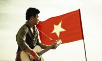 Jóvenes vietnamitas expresan el espíritu patriótico con creaciones musicales 
