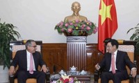 El viceprimer ministro y canciller vietnamita recibe a delegaciones de Cuba y Laos 