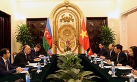 El diálogo entre los cancilleres de Vietnam y Azerbaiján se centra en las relaciones binacionales
