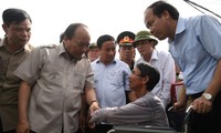 El primer ministro de Vietnam orienta la fase recuperativa tras el paso del huracán Doksuri