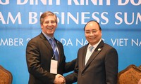Vietnam incentiva la cooperación con empresas líderes del mundo