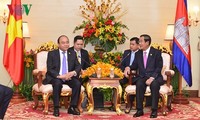Líderes de Vietnam y Camboya dialogan sobre relaciones bilaterales