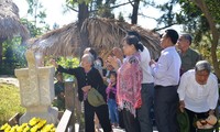 Decenas de miles vietnamitas visitan tumba del general Vo Nguyen Giap
