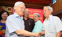 Líder partidista dialoga con el electorado de Hanói sobre diversos temas 
