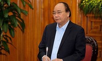 Premier vietnamita trabaja con Departamento de Economía del Partido Comunista 