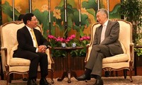 Canciller vietnamita se reúne con los jefes de Estado y Gobierno de Singapur