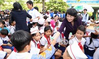 Vicepresidenta vietnamita visita a familias en situación difícil en Binh Dinh
