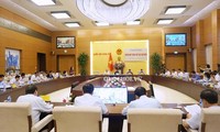 Comité Jurídico del Parlamento vietnamita debate varios textos de ley