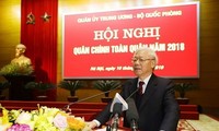 Líder vietnamita da orientaciones al sector militar para consolidar la defensa popular