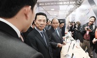Premier vietnamita resalta iniciativas del Ministerio de Información y Comunicación 