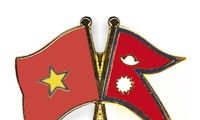 Premier vietnamita se reúne con su par nepalí