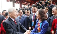 Líder vietnamita con compatriotas en ultramar en el programa “Primavera en la tierra natal“