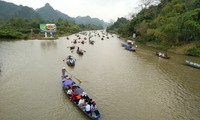 Inician festividades tradicionales en varias localidades vietnamitas