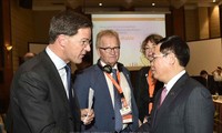 Efectúan encuentro entre dirigentes y empresarios de Vietnam y los Países Bajos