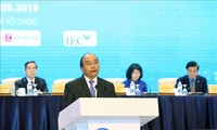Premier vietnamita resalta posición de las empresas privadas en la economía nacional