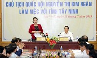 Líder del Legislativo se reúne con dirigentes de Tay Ninh 