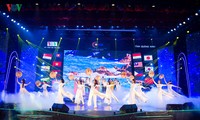 Semifinal del concurso “Cantos de Asean+3” atrae al público de Quang Ninh