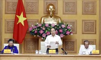 Premier vietnamita pide perfeccionar informes sobre el desarrollo socioeconómico del país