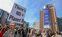 Marchas masivas en Italia y Canadá en contra el cambio climático